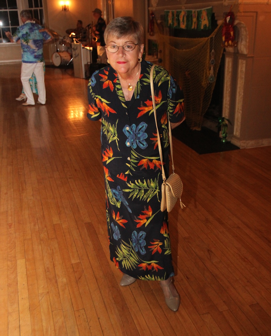Dancing in Hawaii with the Rondeliers July 2014