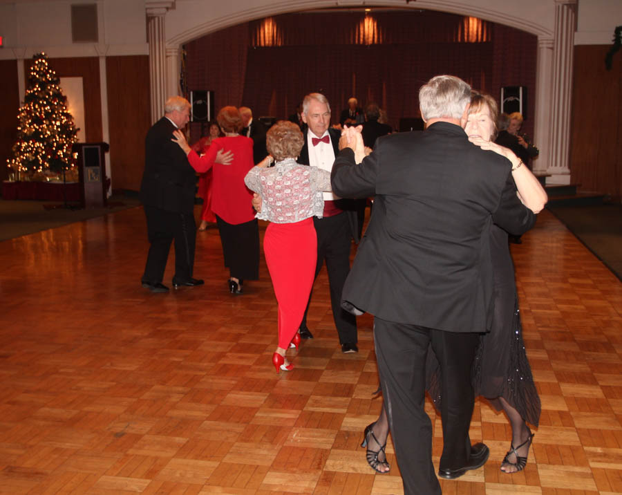 Topper's Mistletoe Ball 12/18/2015