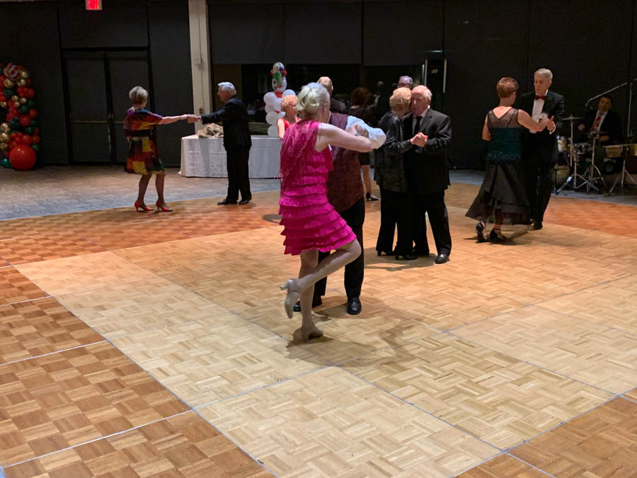 Toppers Dance Club Mistletoe Ball 12/20/2019