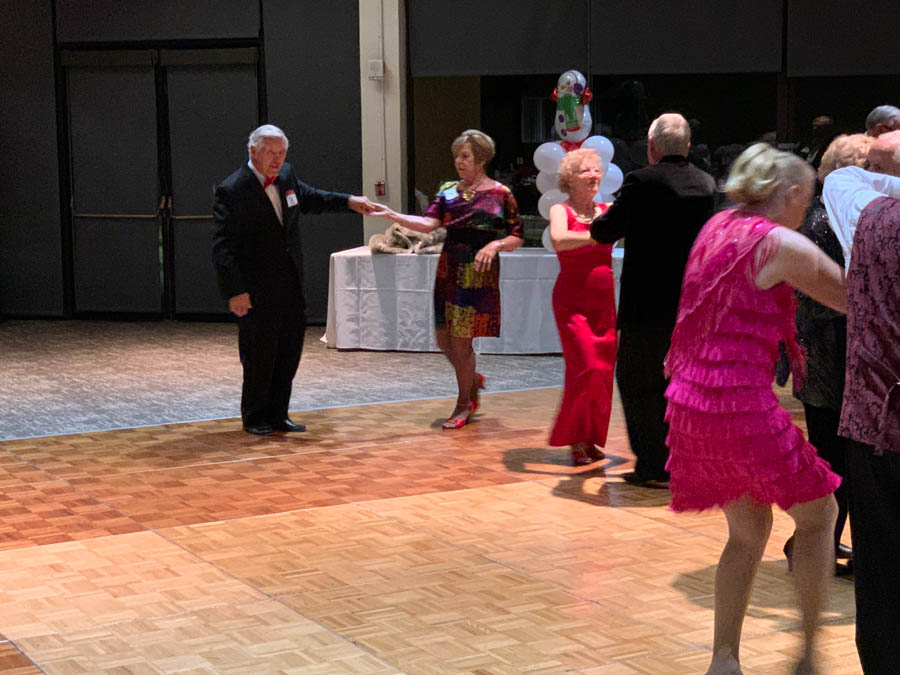 Toppers Dance Club Mistletoe Ball 12/20/2019