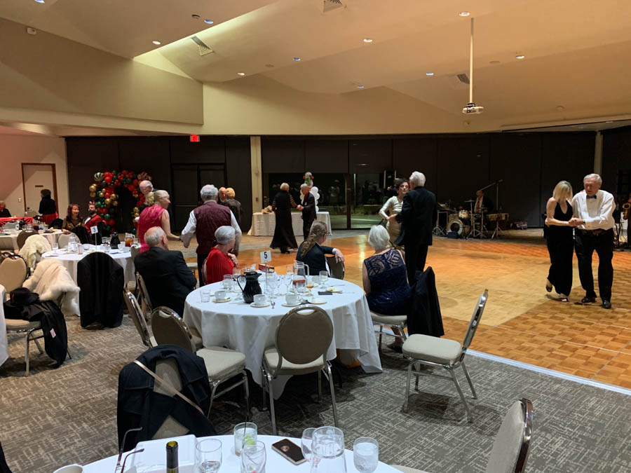 Toppers Dance Club Mistletoe Ball 12/20/2019