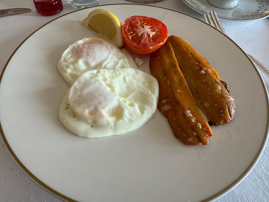 Day 10 - Leusurely Breakfast And Late Afternoon BBQ At The Manor